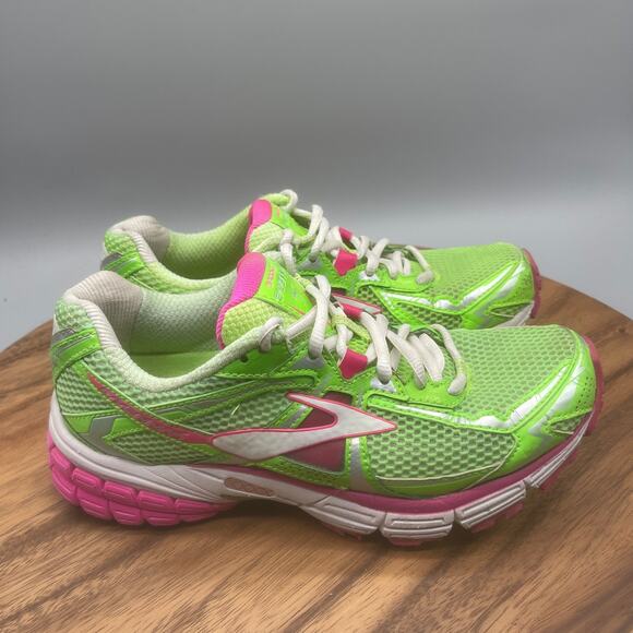 Brooks Ravenna Limited 4 Shoes Womens Size 7 B Green Running Comfort Walking Gym - Picture 1 of 8